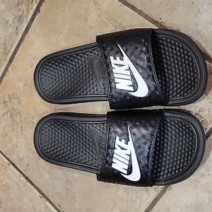 Nike slides
